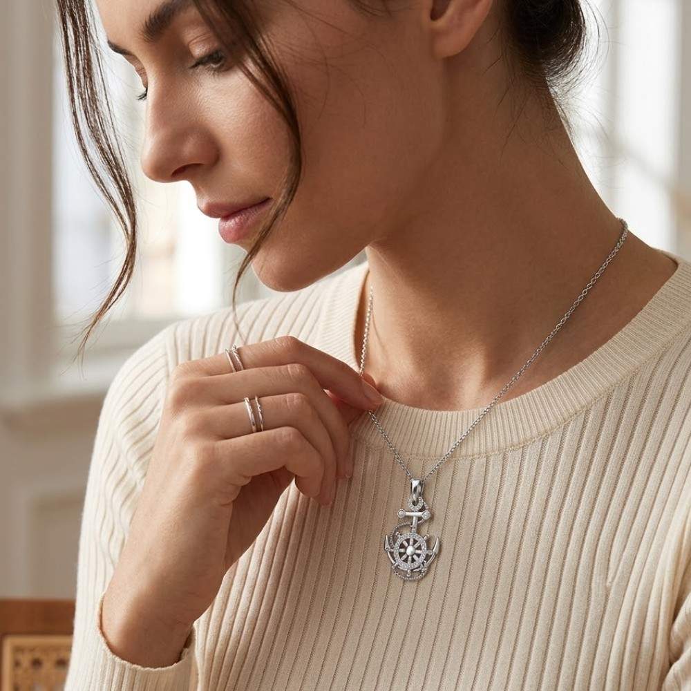 2 Tone Diamond Fancy Anchor With Rope And Wheel